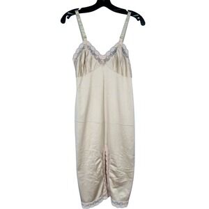 VTG PINEHURST Silky NYLON Champagne FLORAL LACE TRIM Front Slit SLIP/LINGERIE 34